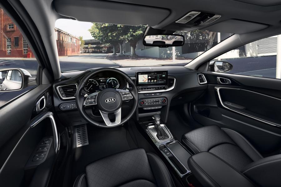 Торпедо Kia Ceed Sportswagon PHEV 2019 года  (WW) (фото 9 из 42)